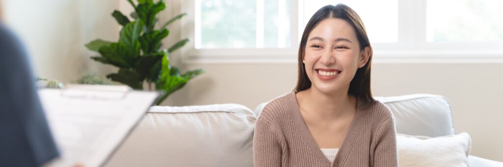 A woman recovers effectively through personalized treatment.